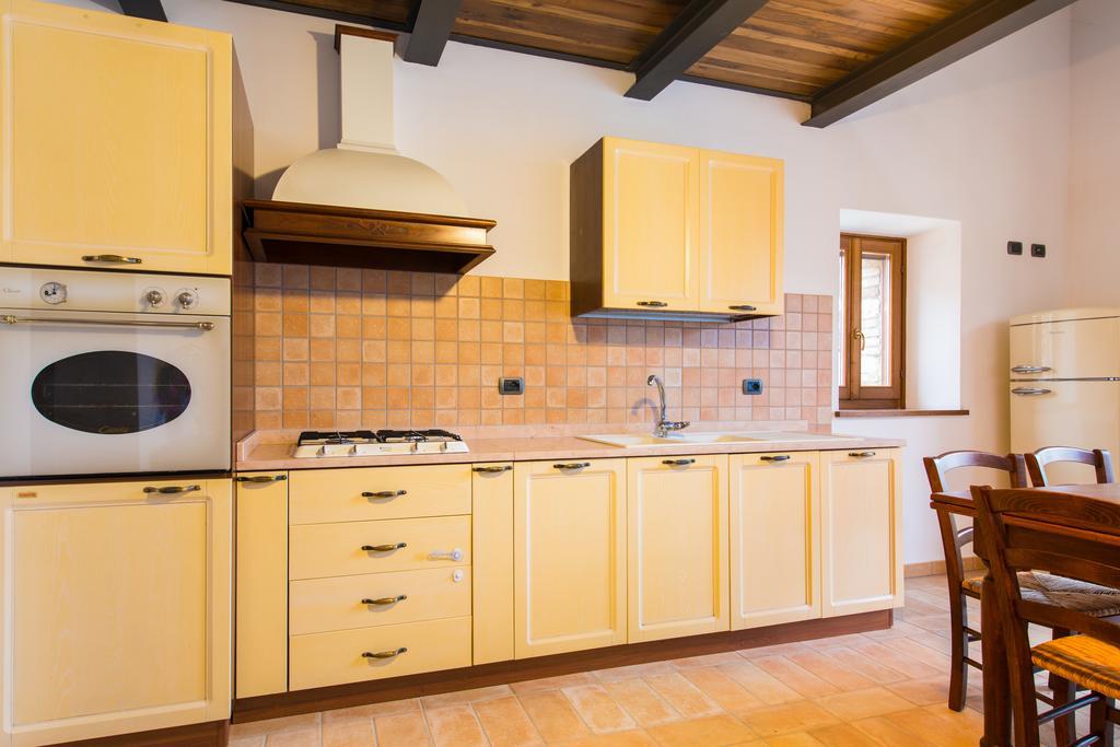 Casetta In Pietra Acqualagna Chambre photo