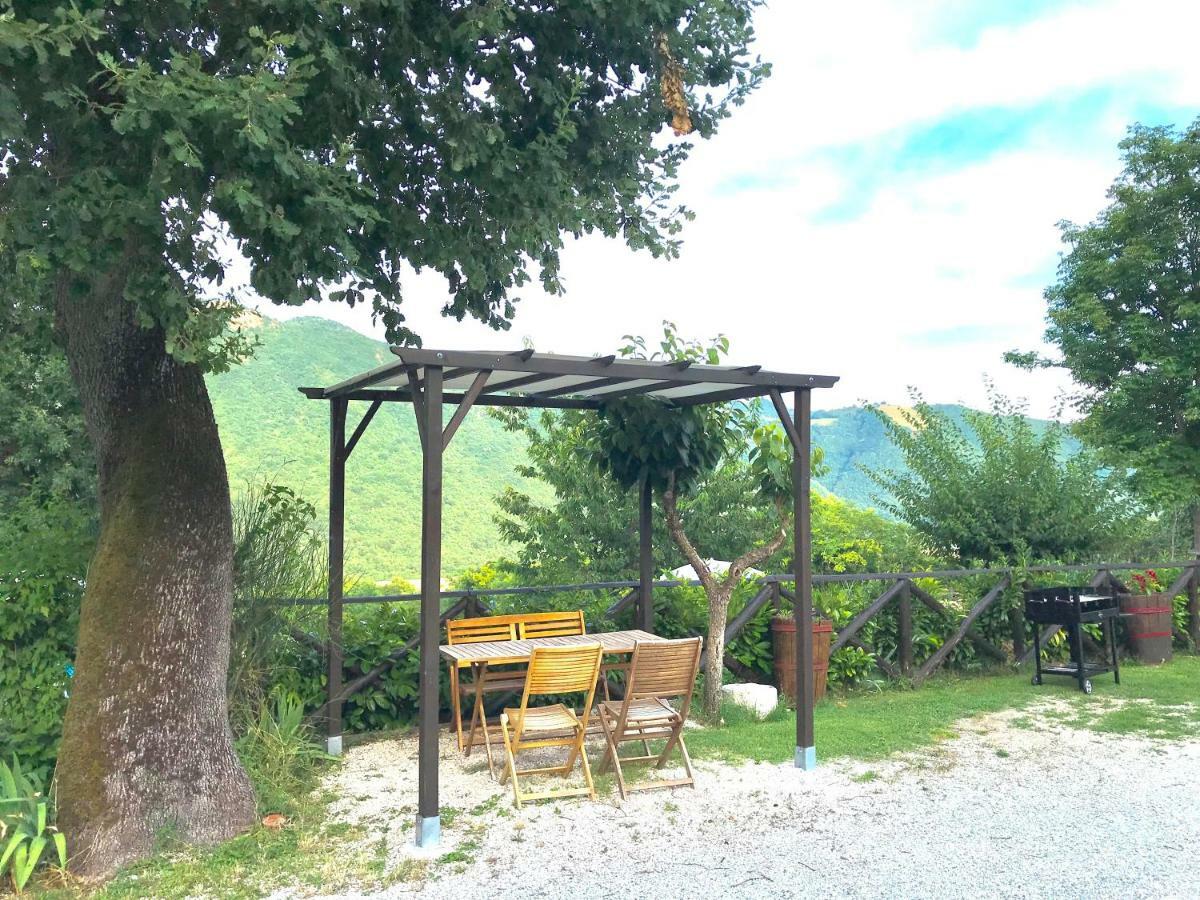 Casetta In Pietra Acqualagna Extérieur photo